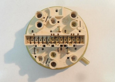 Реле уровня воды (прессостат) для стиральной машины Candy 91203828