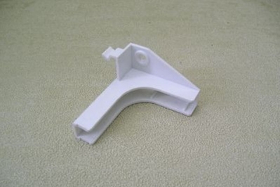 Держатель полки (правый с прорезью) для холодильника Snaige D270056-02